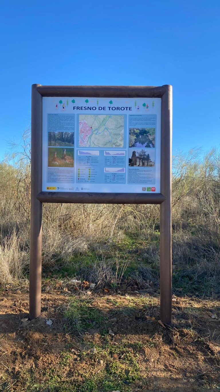 Fresno de Torote impulsa el bienestar con tres nuevas Rutas Saludables que cuentan con una señalización realizada con material reciclado de envases de briks